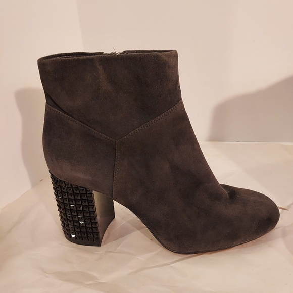 Michael Michael Kors "Arabelle" Gray and Black Ankle Boot in Size 6.5 M - Picture 4 of 13